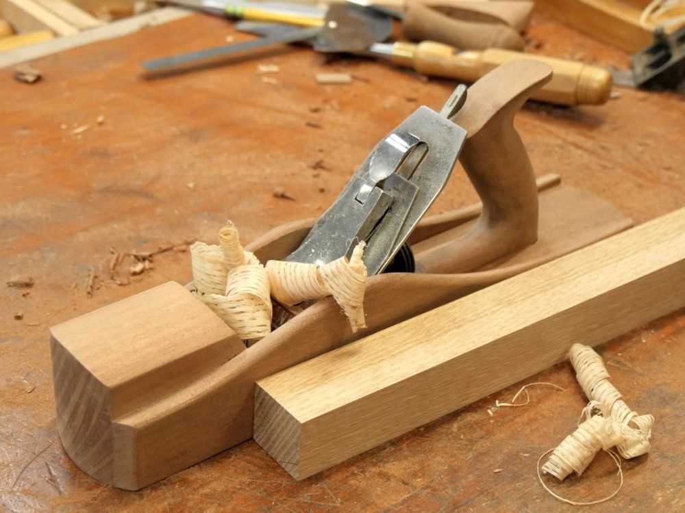 Wooden master. Столярные приспособления. Столярные инструменты по дереву. Столярный инструмент и приспособления. Ручной столярный инструмент.
