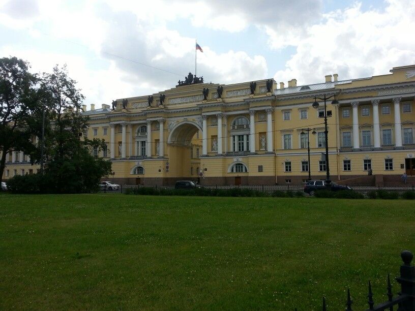 Фото петербургского университета. Ломоносовский университет в Санкт-Петербурге. СПБГУ – Санкт-Петербургский государственный университет. Первый в России университет Санкт Петербург. Известные институты в Питере.