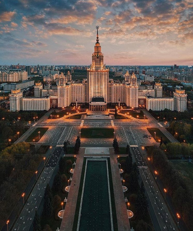 Университет им ломоносова москва