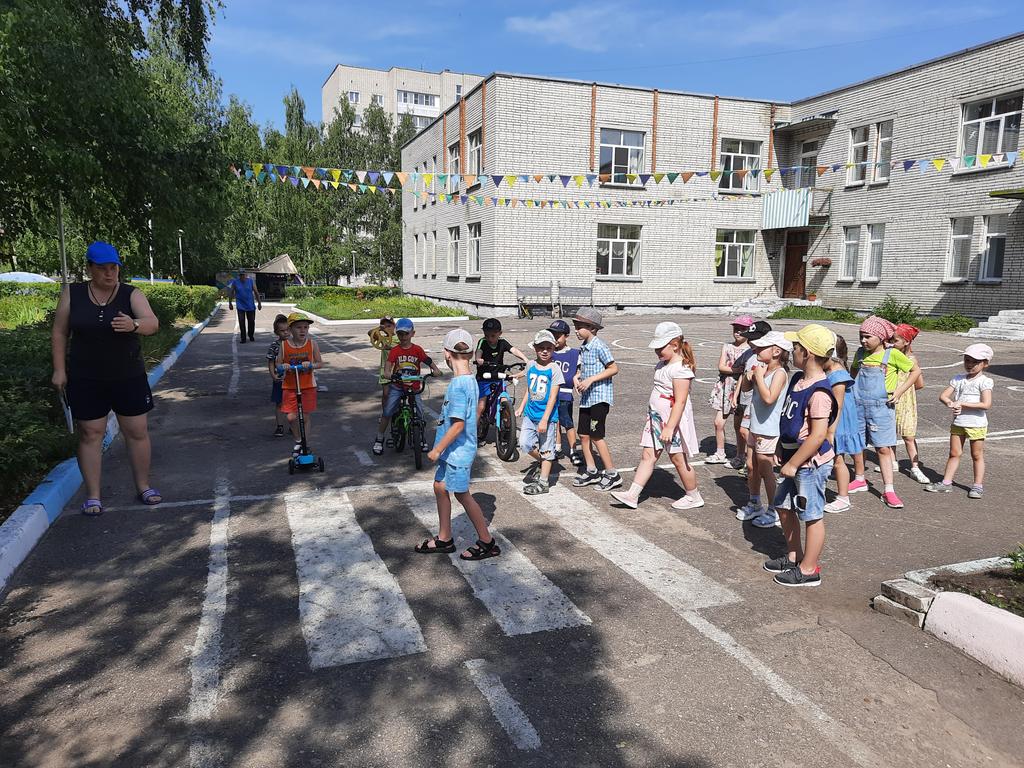 Детский сад 17. Дет сад Патруши картинка. Семнадцатый садик Олимпик в городе Дивногорск 2020 года.