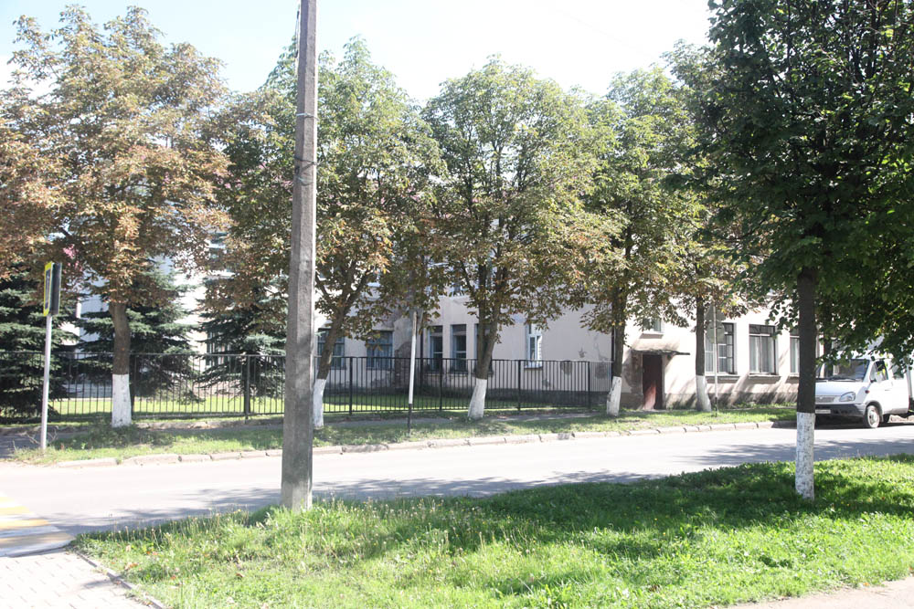 Школа в партизанском крае