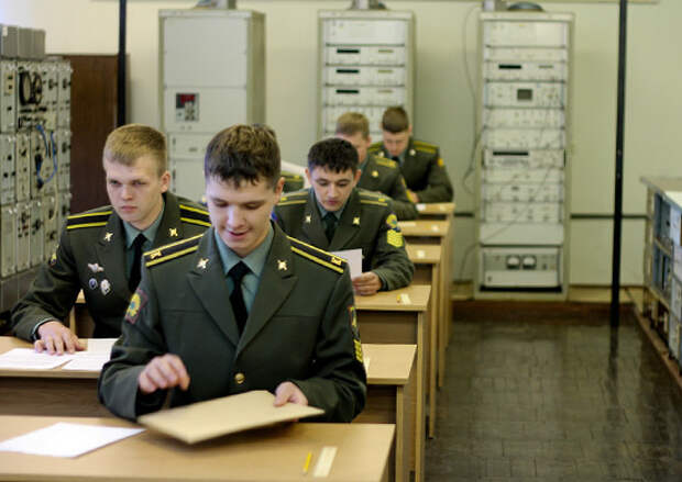 Военно техническое образование. Военное училище. Курсант военного училища.