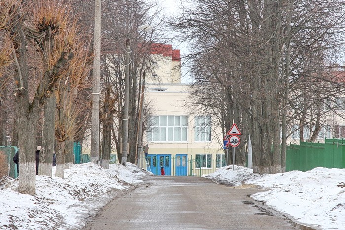 Школа поселок Володарского. Поселок Володарского Ленинский район. Володарка Московская область. Посёлок Володарского Московская область.