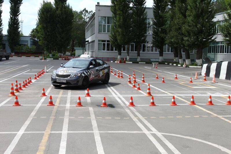 Тк 21. Колледж 21 автошкола. Тестовая площадка автошколы. Вербная автошкола 21 колледж. Автошкола 21 колледж как выглядит.