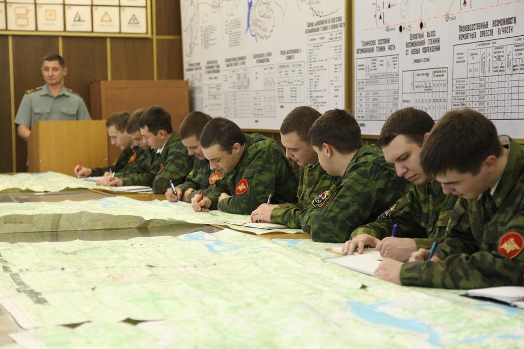 Подготовка пункт. Учебные центры в военных учреждениях. Учеба в армии. Учебный класс в армии. Учебные классы в армии.