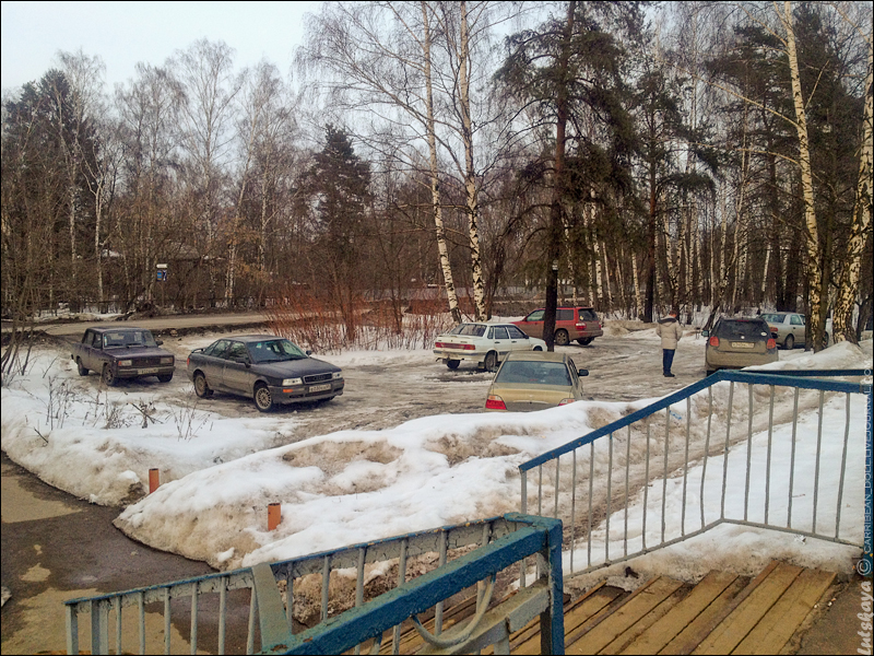 Загорянская москва. Станция Загорянская. Поликлиника поселка Загорянский. Школа Загорянка. Загорянка зимой.