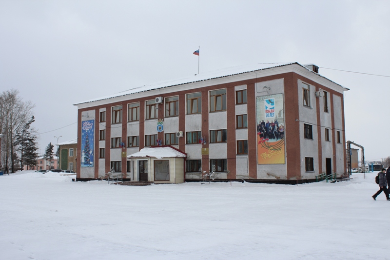 Погода село красное кемеровской. Поселок Крапивинский Кемеровская область. Кемеровская область пгт Крапивинский район памятник. Поселок Крапивино Кемеровская область. Администрация Крапивинском района Кемеровской обл.