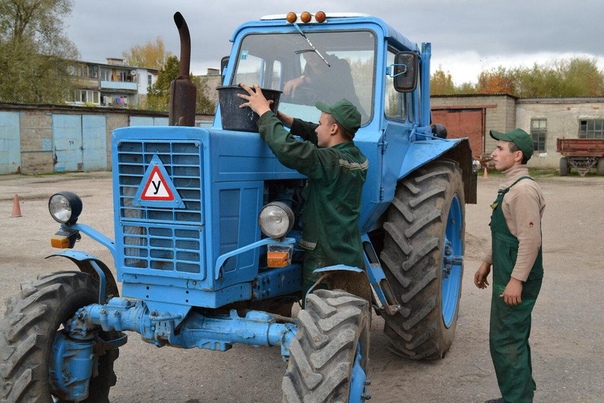 Является ли трактор автомобилем