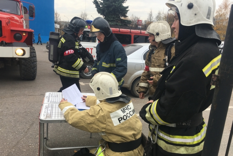 Получить пожарную. Сколько зарабатывает пожарные в городе Лянтор.